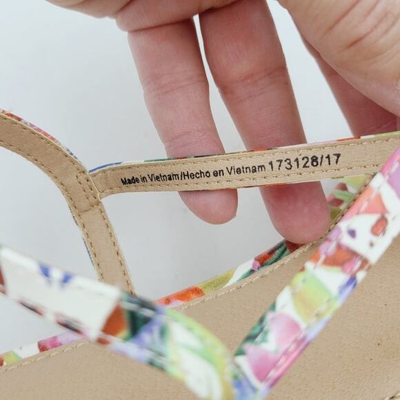 Fioni Palace Jewel Slingback Sandal, Womne's Size 9 - Picture 8 of 8